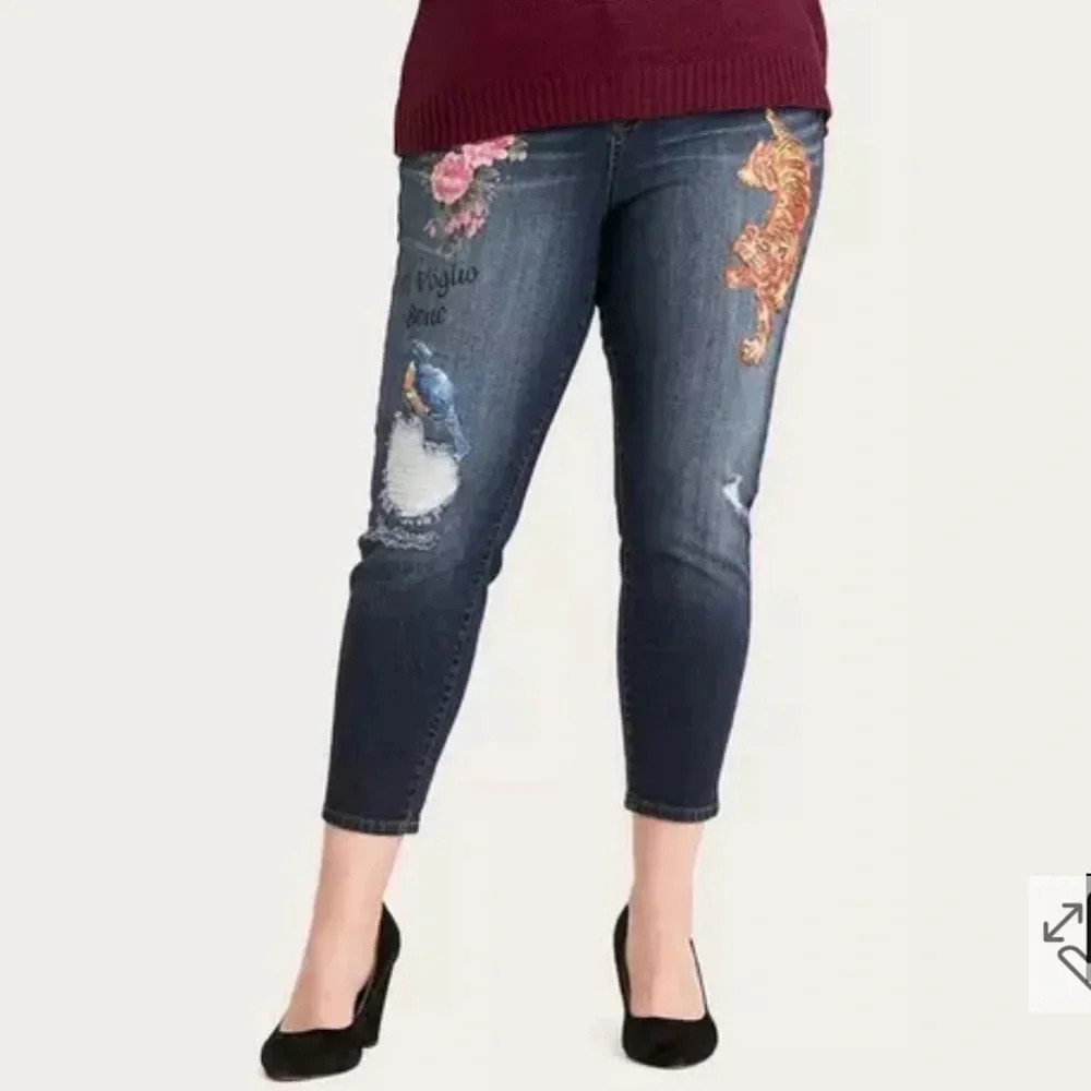 Torrid Boyfriend Vintage Stretch Dark
Wash Hand Painted Jeans. Size‎ 16XT.